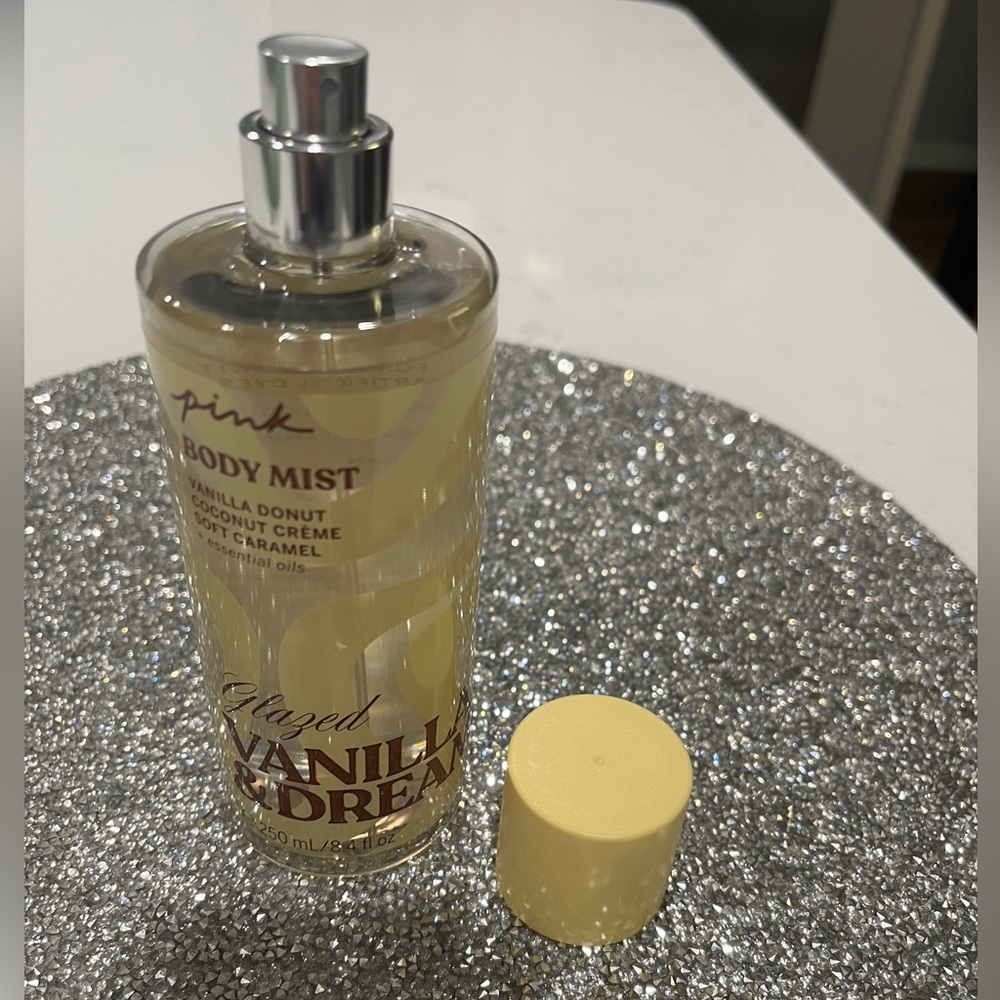 New! VS PINK! - Picture 9 of 10